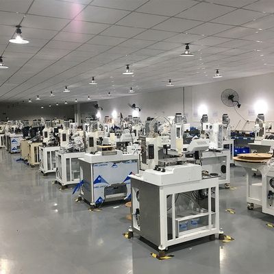4000PCS/h Hochproduktivität Zwei-Kopf-Kremmmaschine für Kupferkabeldraht-Terminal