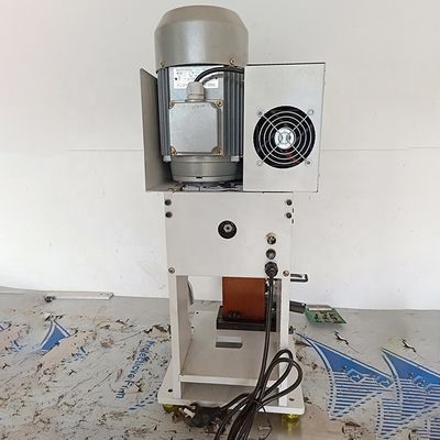 Ultra-ruhige 2,0 Tonnen Terminalcrimping-Maschine in Drahtbereich 0,1-4,5 mm2 AWG11-AWG32