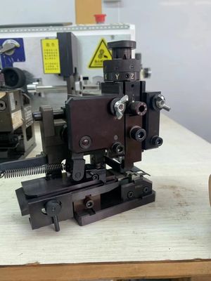 YH-09H002 JST European Flag Terminal Crimping Machine Applicator mit 40 mm Schiebezug